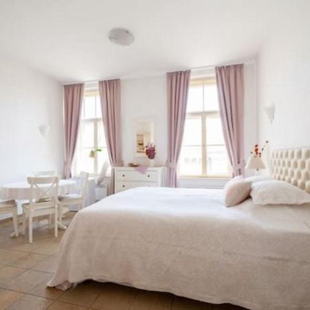 Classical Studio Apartment Budapest Luaran gambar