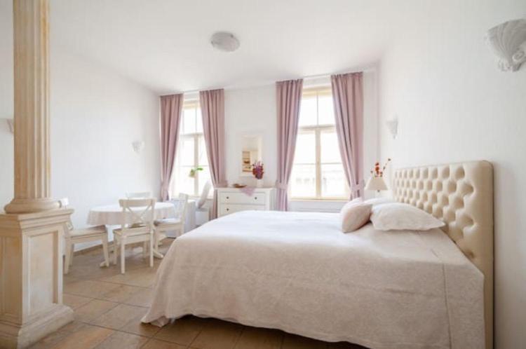 Classical Studio Apartment Budapest Luaran gambar