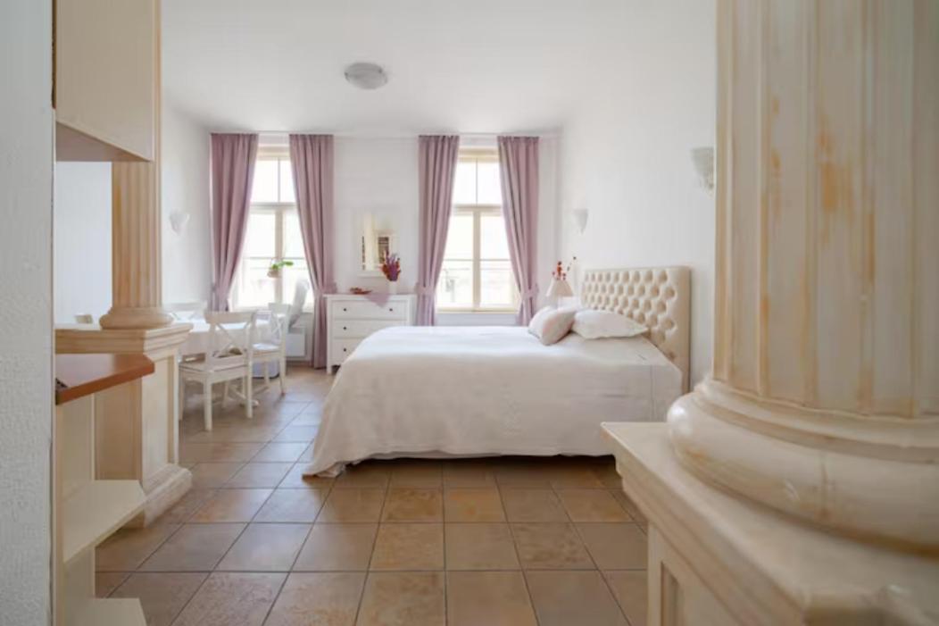 Classical Studio Apartment Budapest Luaran gambar